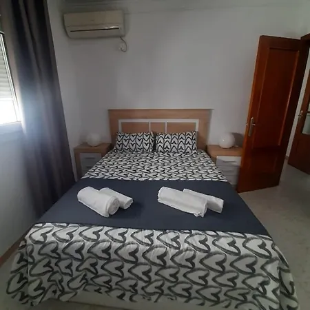 Piso En El Centro De Conil *