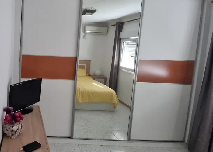 Piso En El Centro De Conil