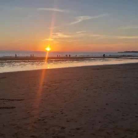 Daire Piso En El Centro De Conil *